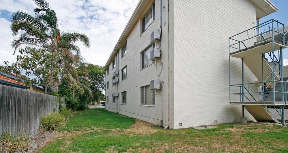 Malibu Apartments - Perth Exterior photo
